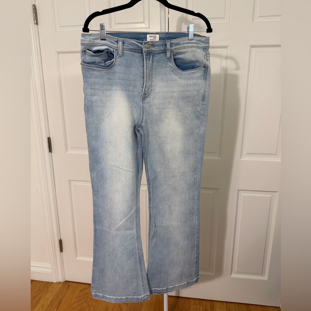 Kenzie Vintage Luxe Bootleg Jeans Size 12